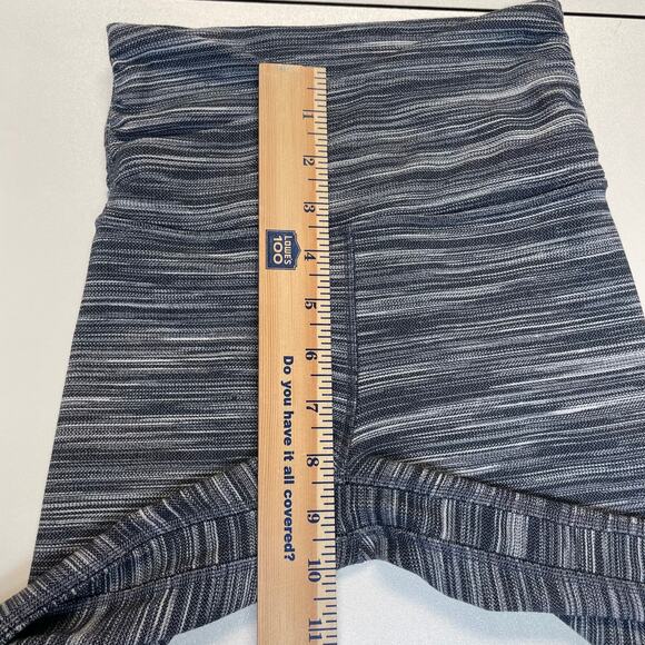 Lululemon Align High‎ Rise Crop Leggings 21" Cross Waist Size 2 - Picture 9 of 10
